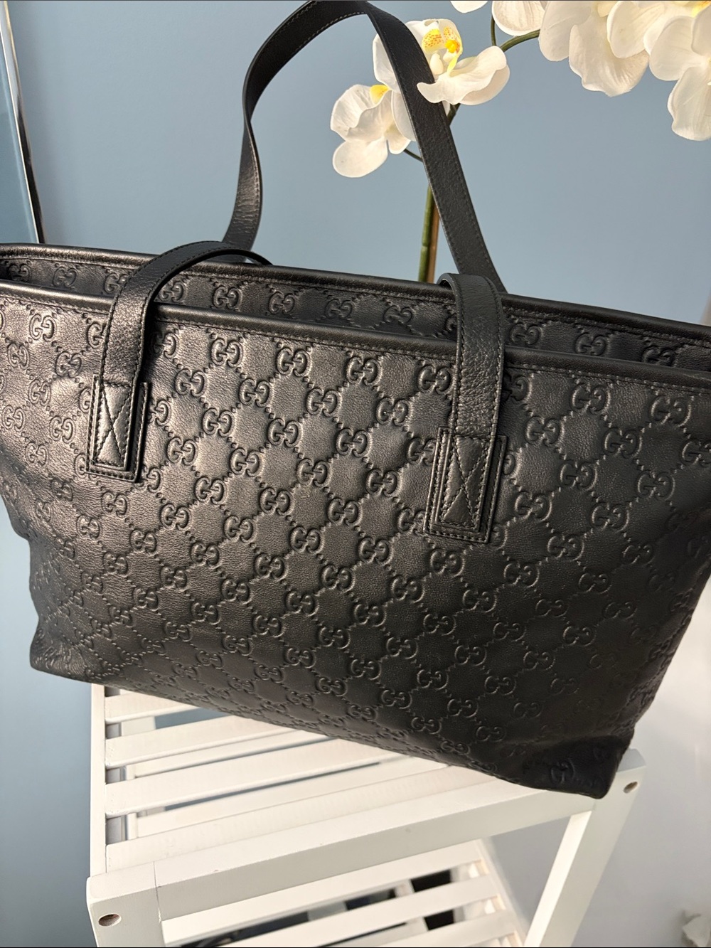 ✨Gucci Guccissima Large Joy Tote | Embossed GG Leather | Italy $1500 PRISTINE✨ - Picture 3 of 9
